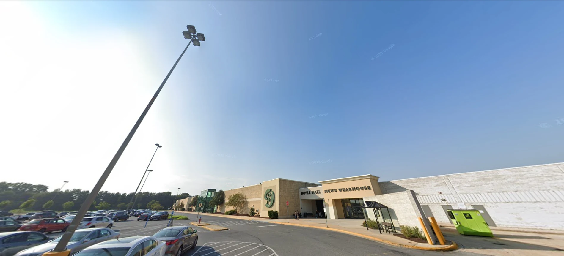 Dover Mall exterior and parking area near the Boscov?s entrance